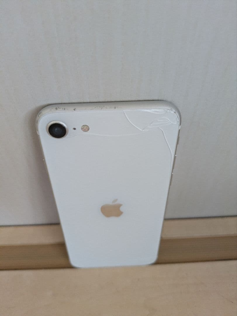 【★格安★】Apple iPhone SE (第2世代) ホワイト