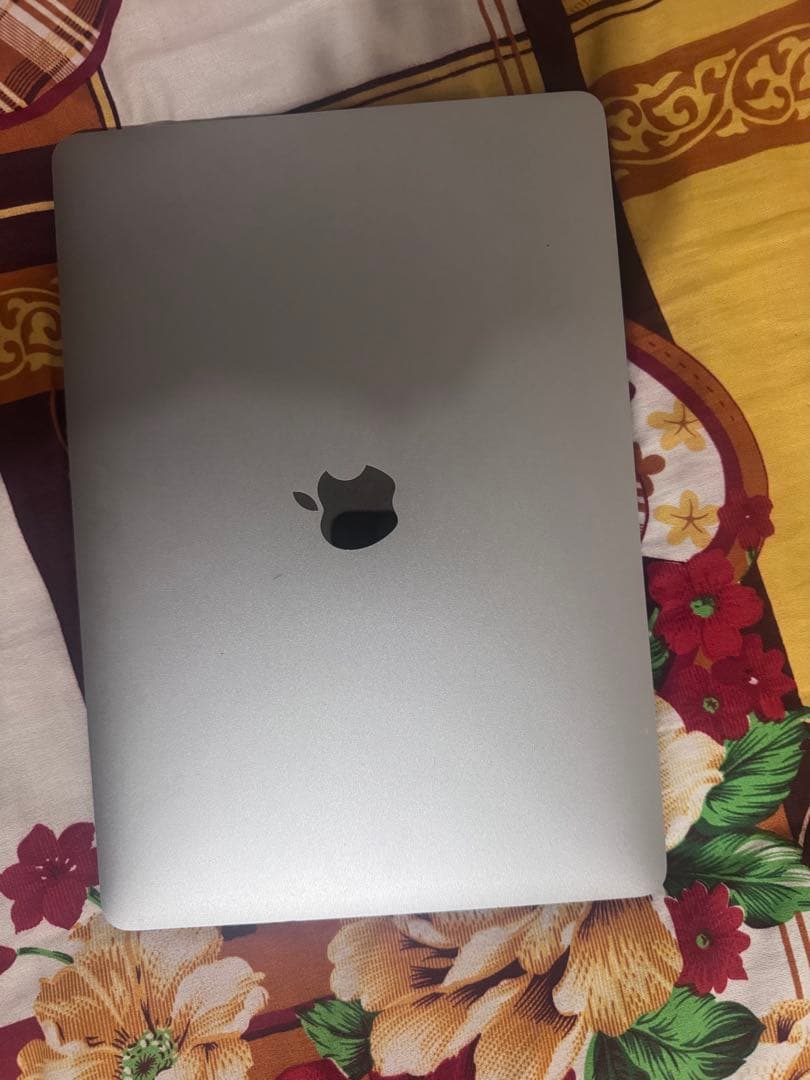 MacBookpro 13 inch シルバー 本体