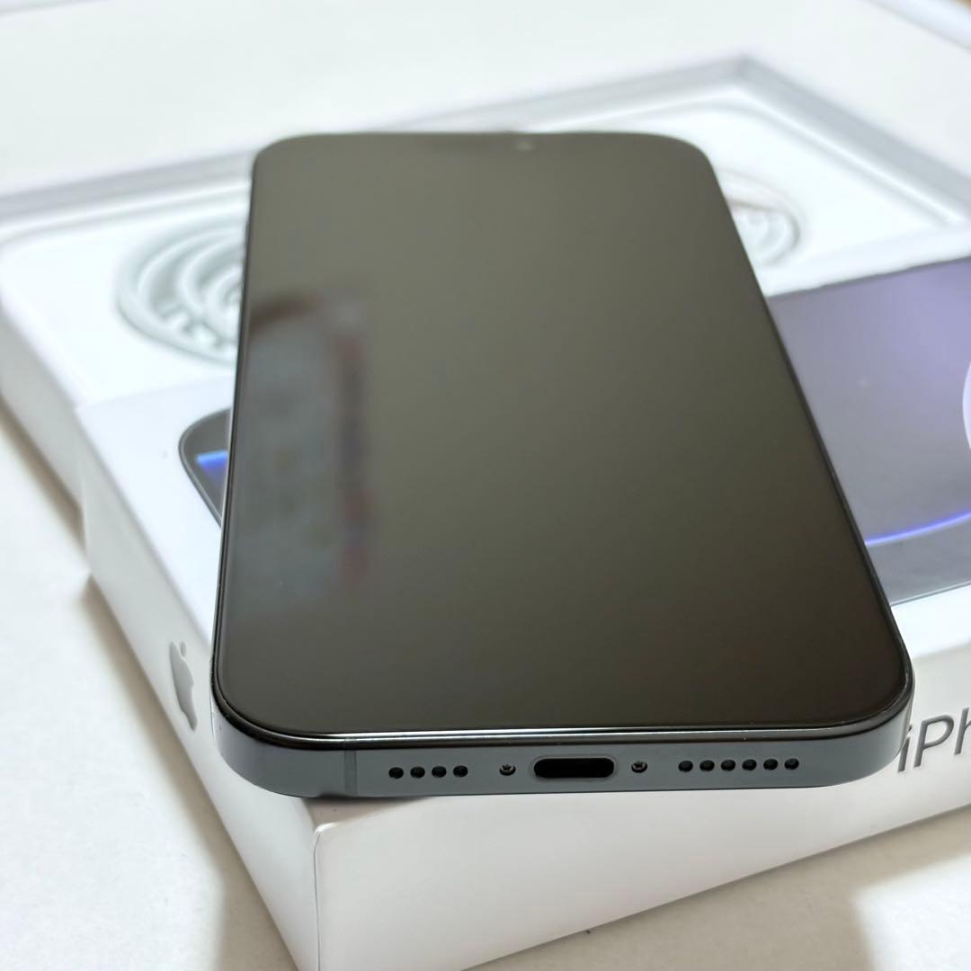 【極美品】iPhone 16 ProMax256GB （米国版・SIMフリー）