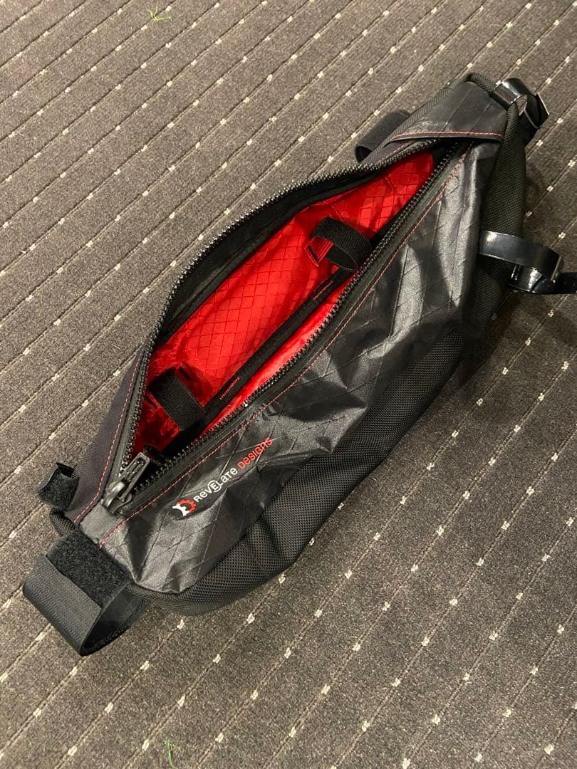 REVELATE DESIGNS フレームバッグ