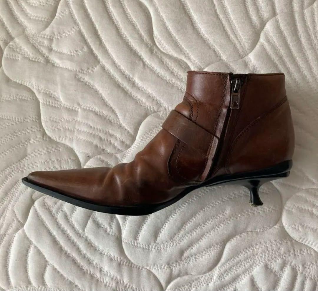 MIU MIU ポインテッドトゥブーツ　38