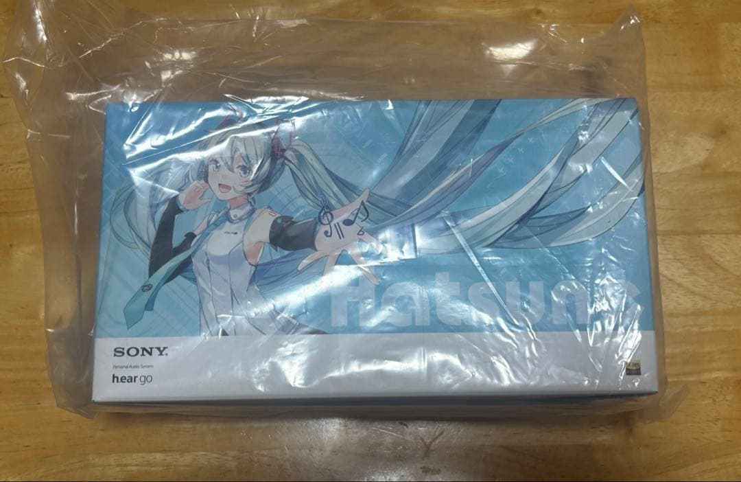 初音ミク　10周年記念モデル　SONY h.ear go SRS-HG1