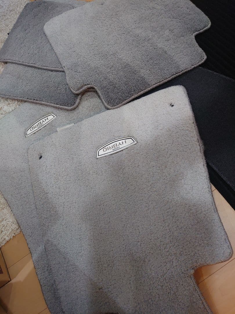 美品 200系クラウン フロアマット フルセット グレー