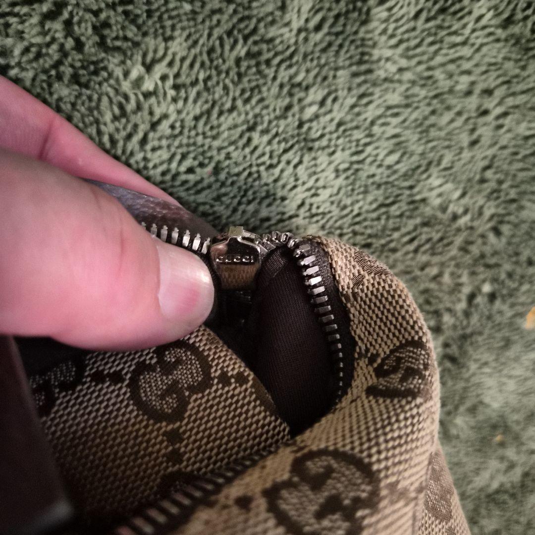 GUCCI ボディバッグ　ウエストポーチ　未使用　汚れ有り　男女兼用