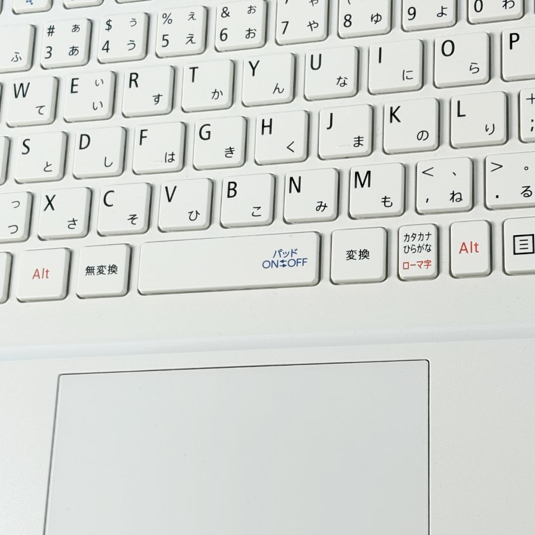 美品ホワイト・Corei7・16GB・SSD・DVDマルチ・ノートパソコン