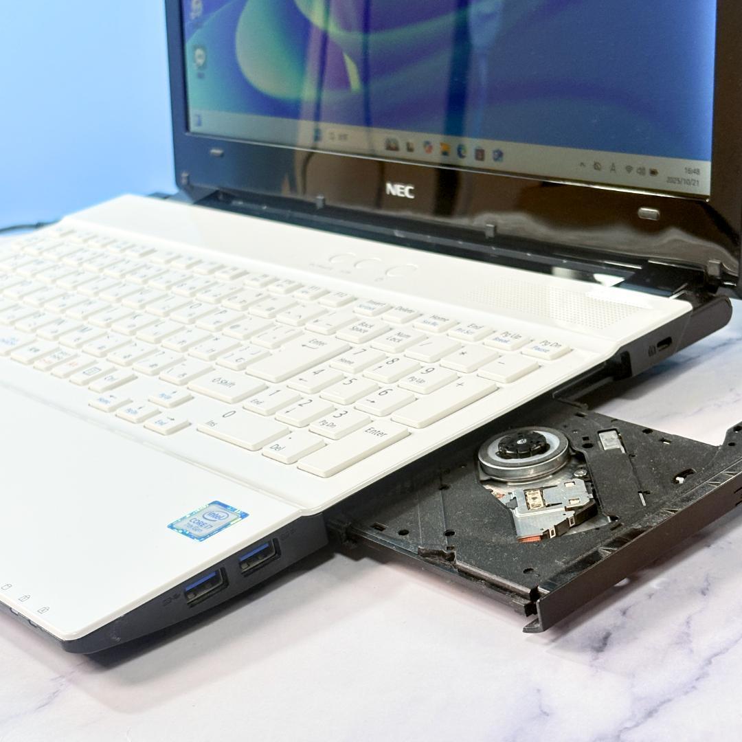 美品ホワイト・Corei7・16GB・SSD・DVDマルチ・ノートパソコン