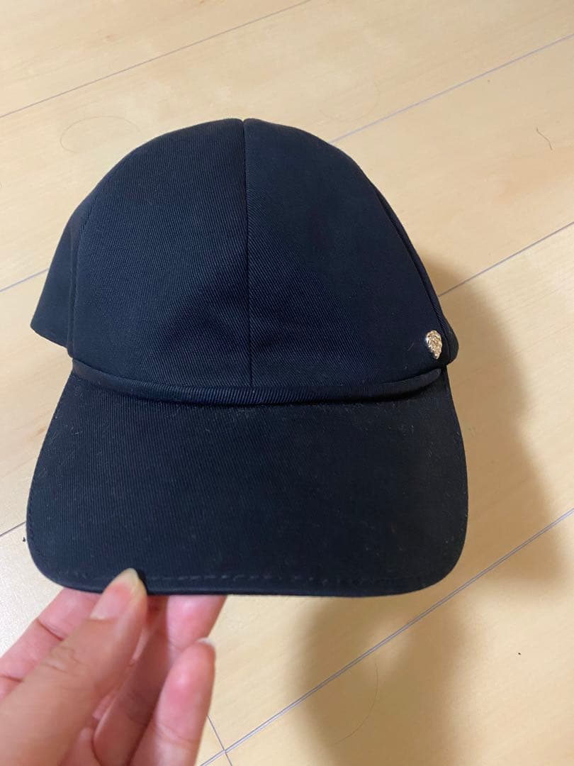 ヘレンカミンスキーキャップ