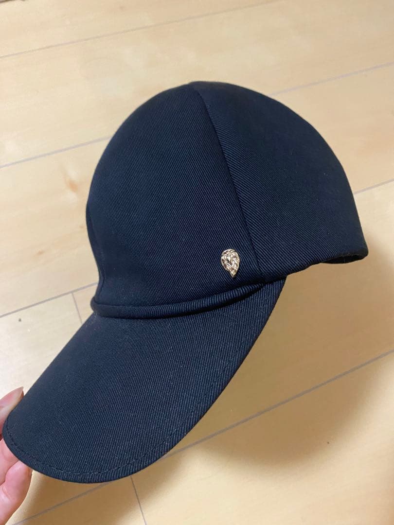 ヘレンカミンスキーキャップ