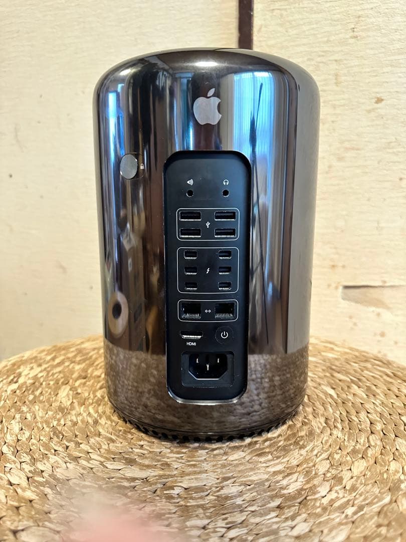 Apple Mac Pro 2013 スペースグレー 本体