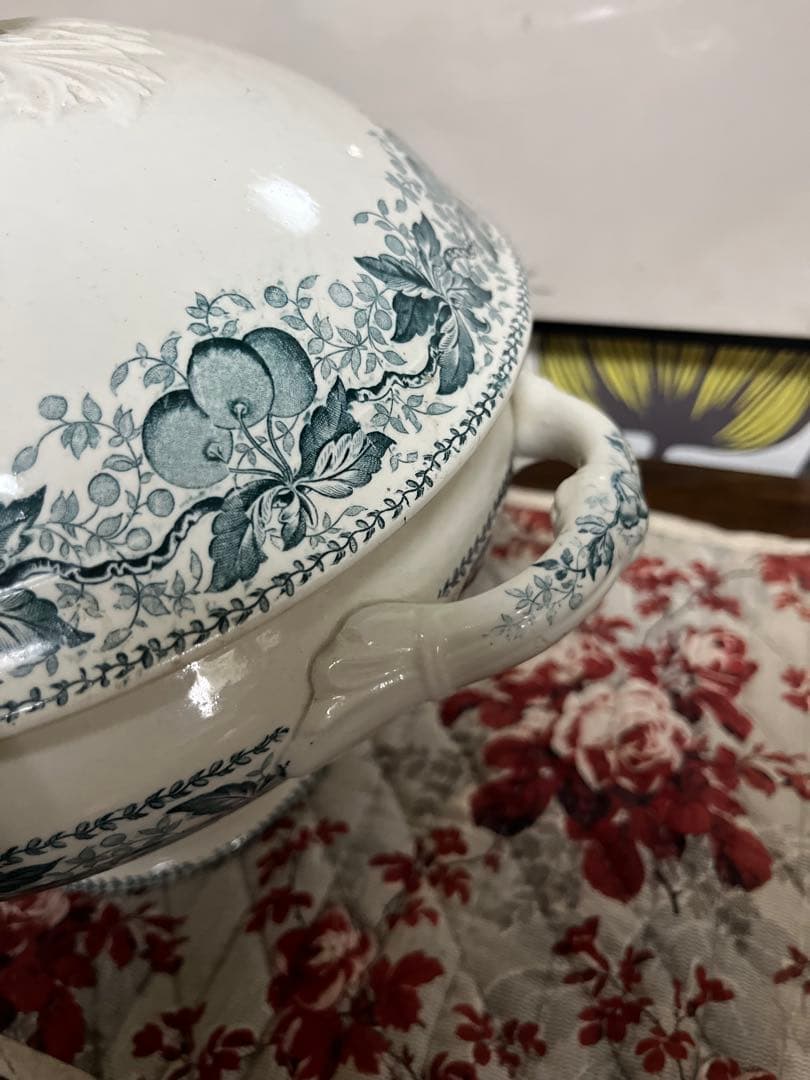 最終お値下げフランスアンティーク　桜桃模様のスーピル持ち手迄幅30㌢バドンビレー