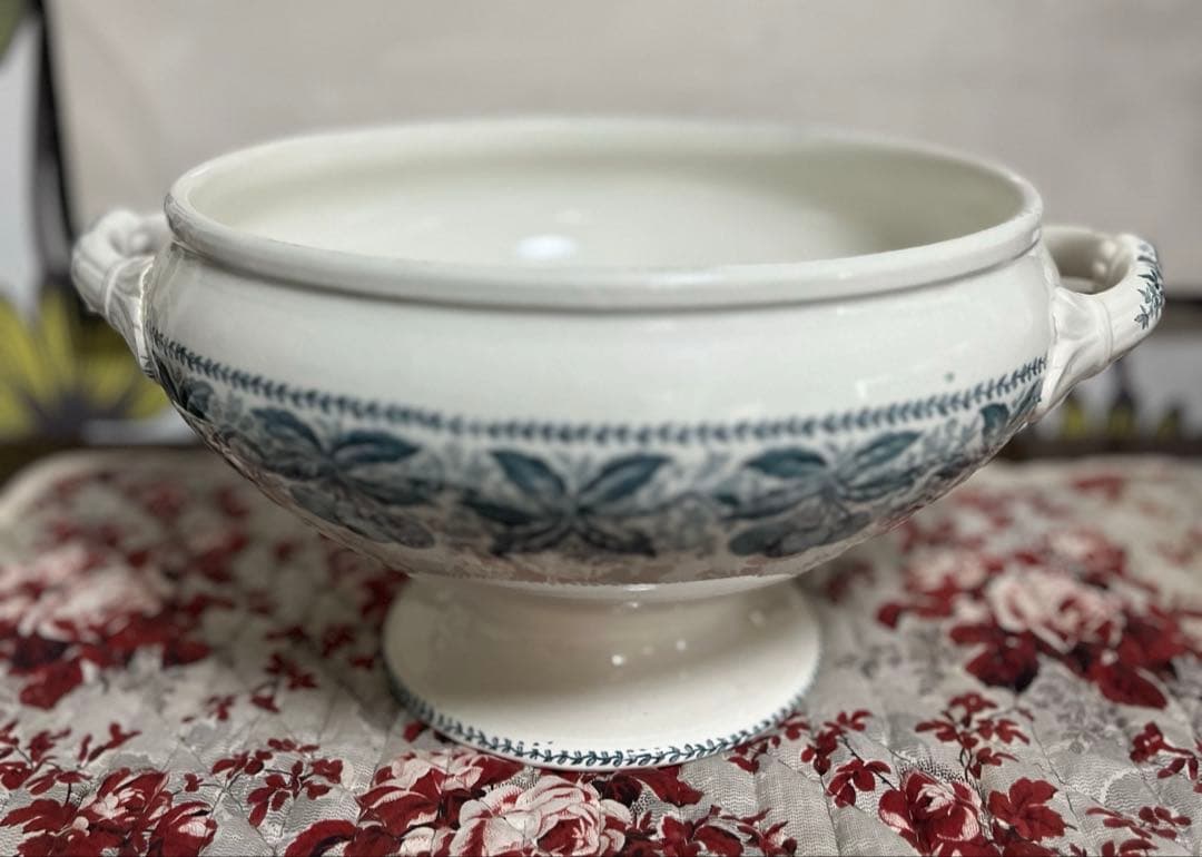 最終お値下げフランスアンティーク　桜桃模様のスーピル持ち手迄幅30㌢バドンビレー