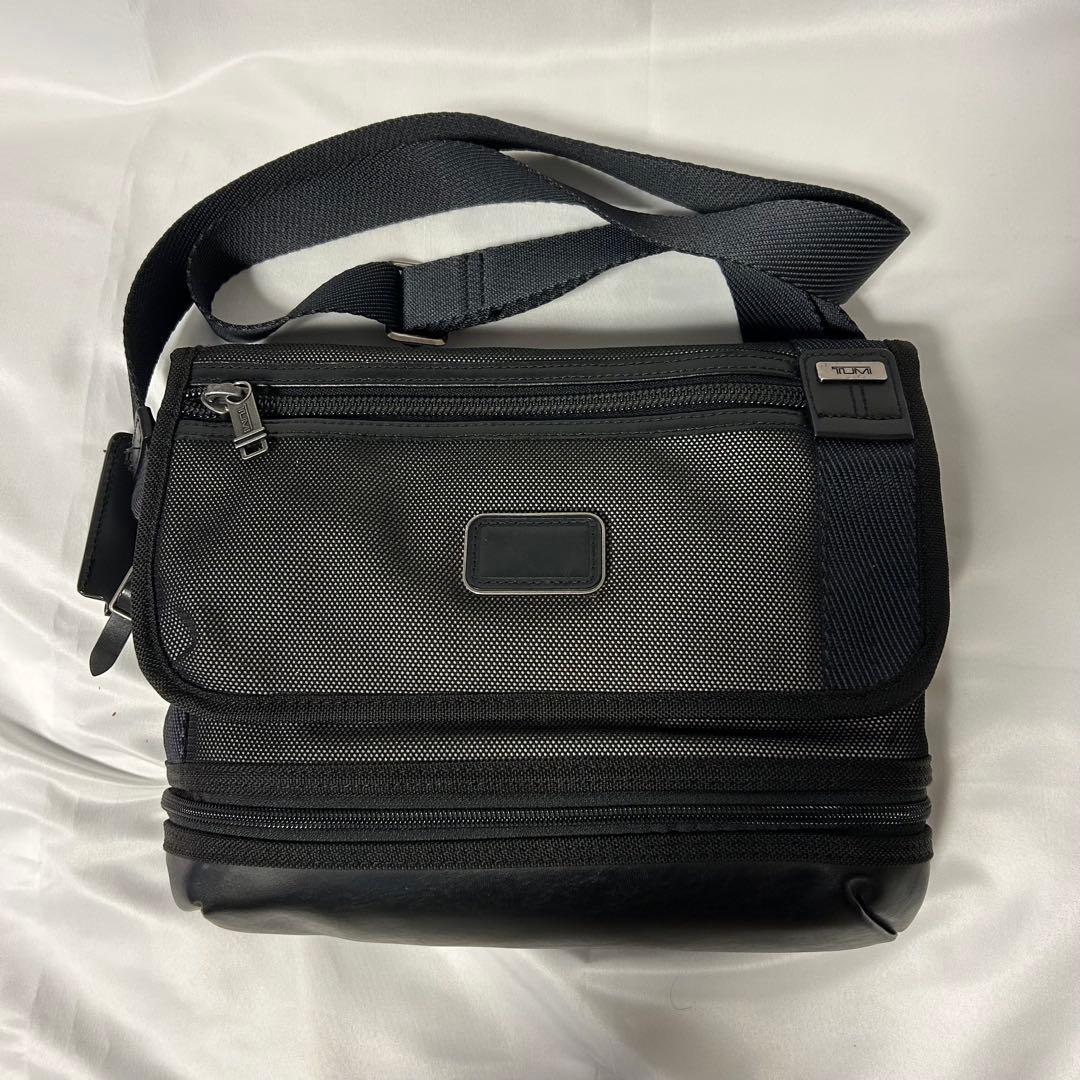【美品】TUMI トゥミALPHA BRAVO クロスボディ223371RS2