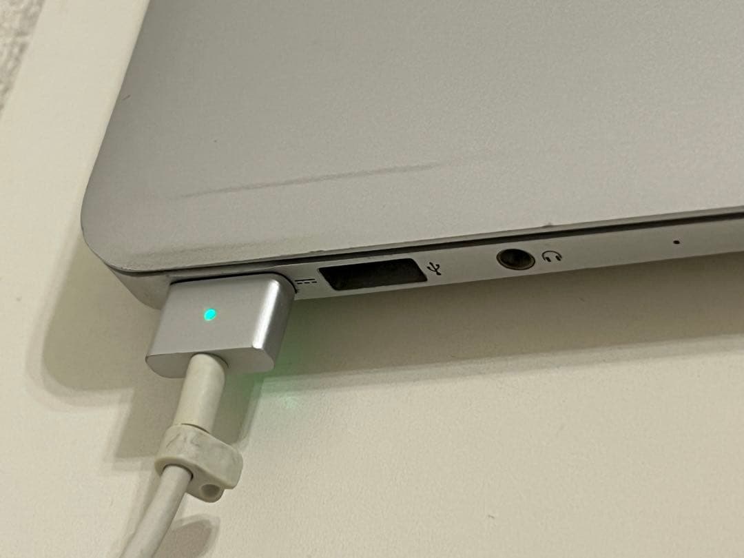 【充電器付動作品】MacBook Air 2013 13インチ 本体＋カバー