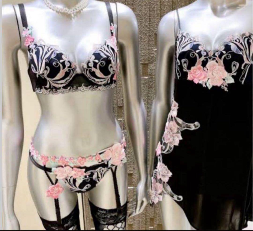 ワコール/サルート 66グループ 新品タグ付 P-upブラTバックE65 BL