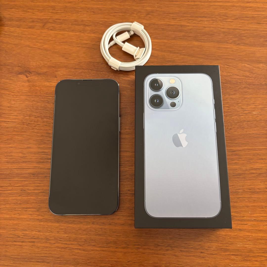美品　iPhone13 Proシエラブルー　256GB