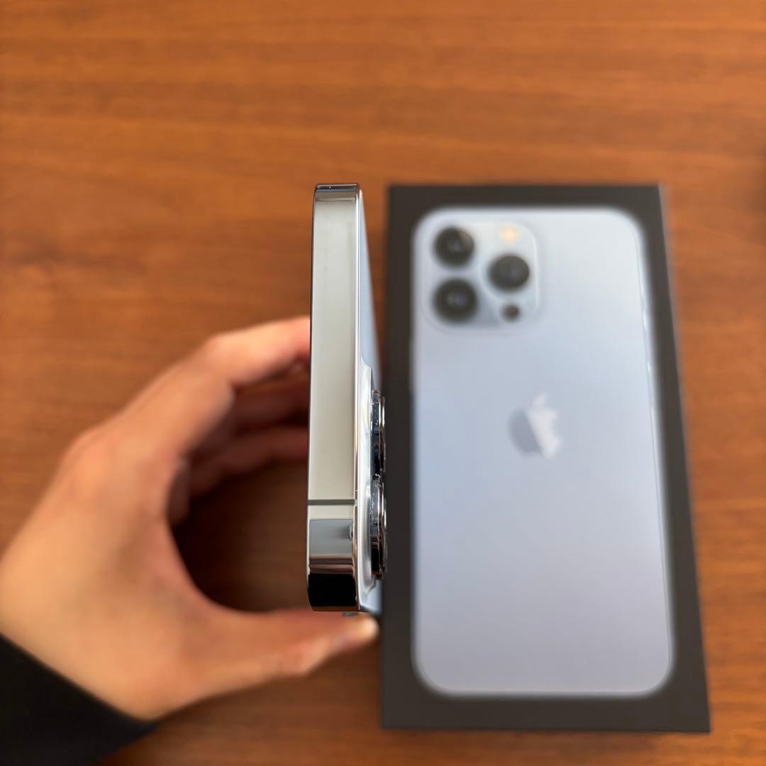 美品　iPhone13 Proシエラブルー　256GB