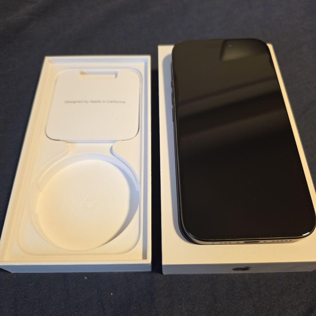 iPhone 15 Pro ブラックチタニウム + AppleWatch se2