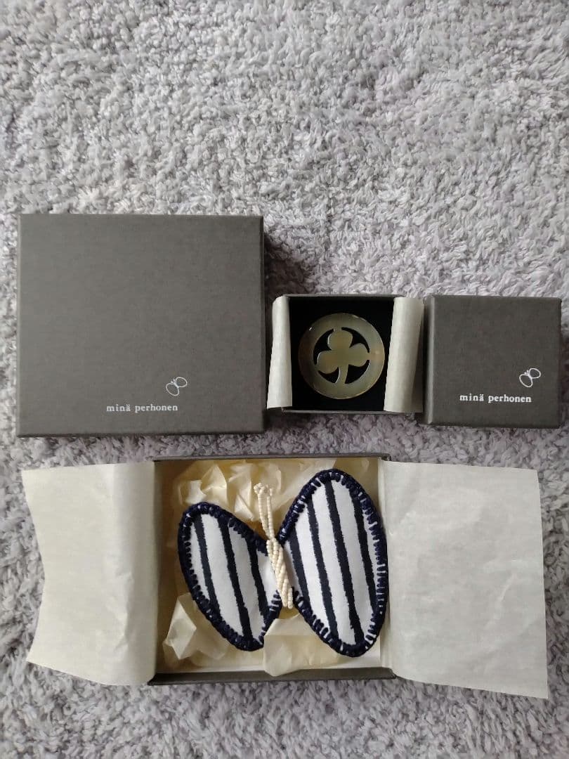 ミナペルホネン　コサージュとブローチのセット　misty flower