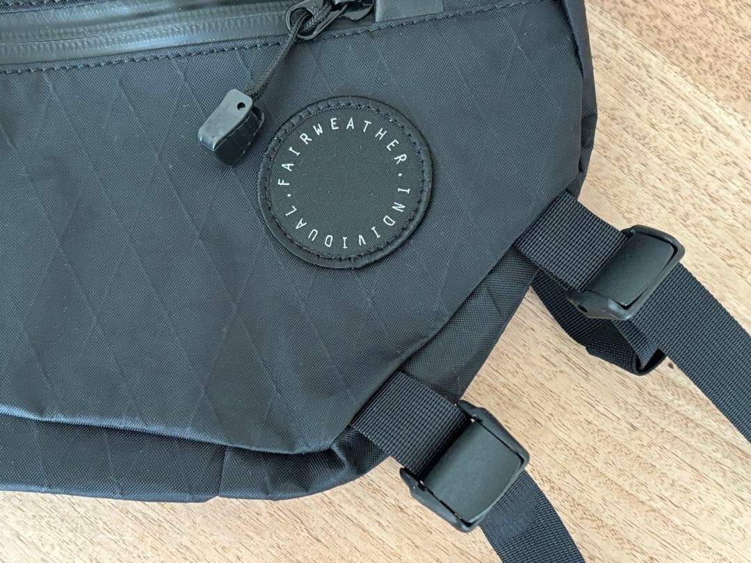 FAIRWEATHER フェアウェザー half frame bag