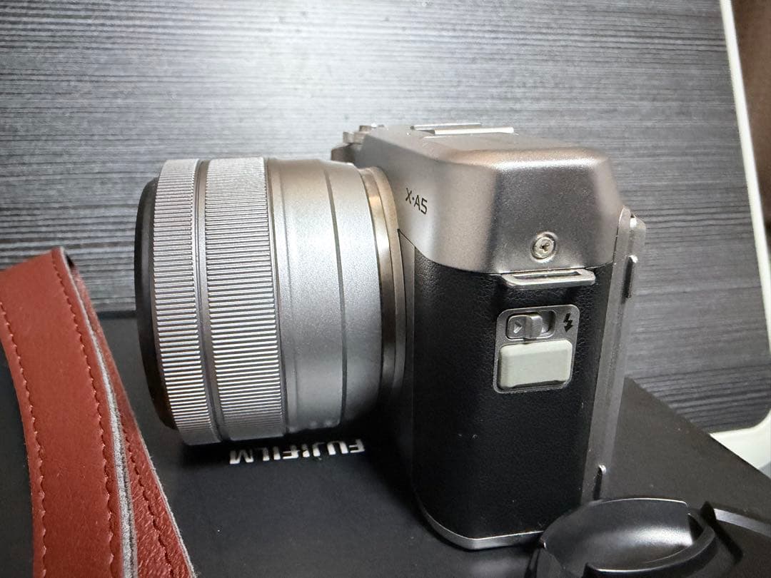 富士フイルム x-a5 ミラーレス一眼カメラ