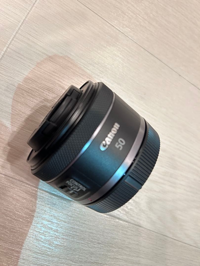 CanonEOSR50（ホワイト）レンズキット ＋RF50mmレンズ