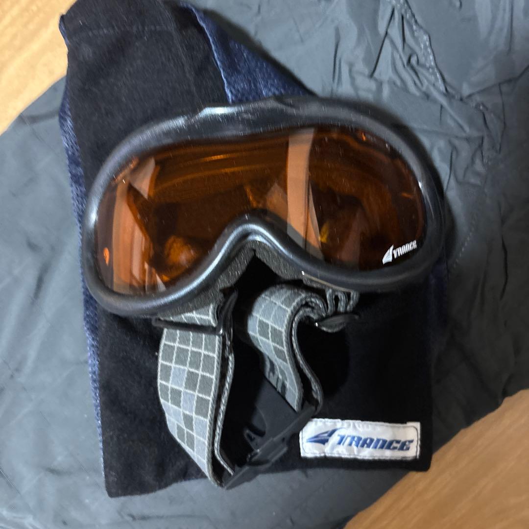 スノーボードウェア 黒 ゴーグル　手袋付き