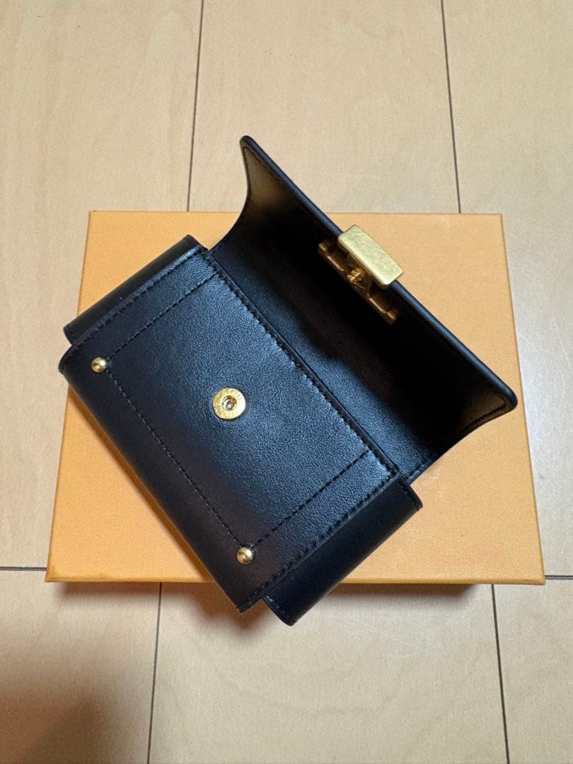 【美品】Tods トッズ タイムレス ミニポーチ ブラック