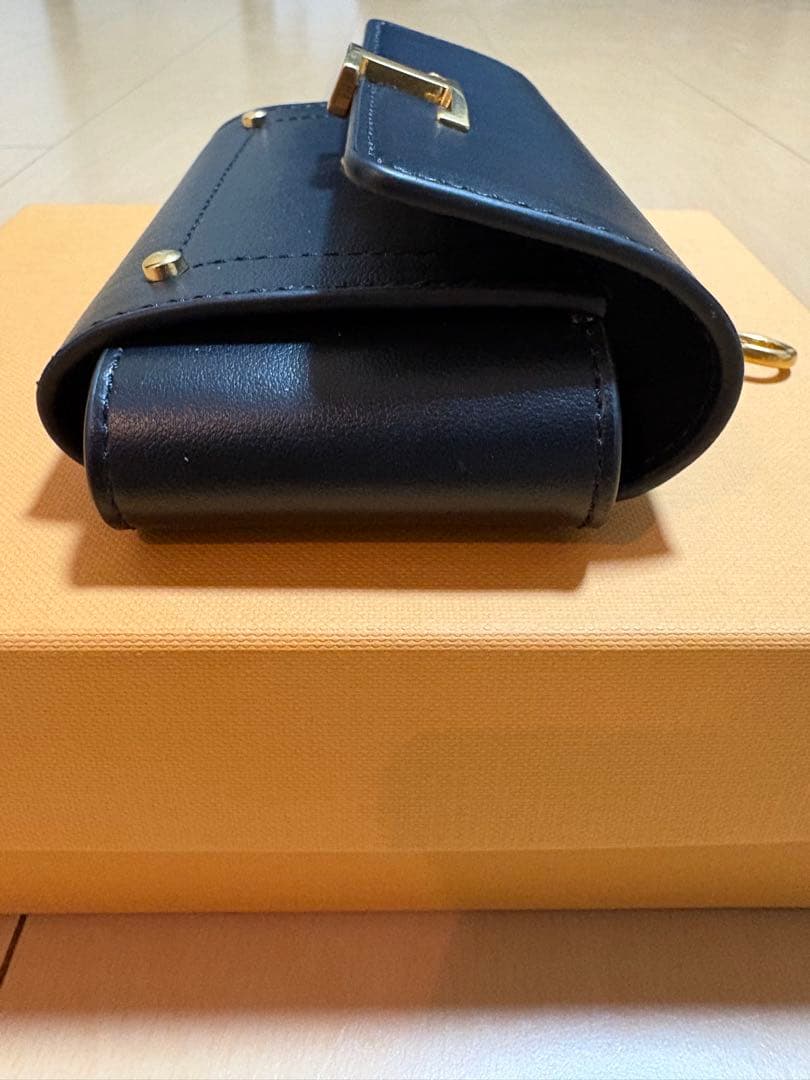 【美品】Tods トッズ タイムレス ミニポーチ ブラック