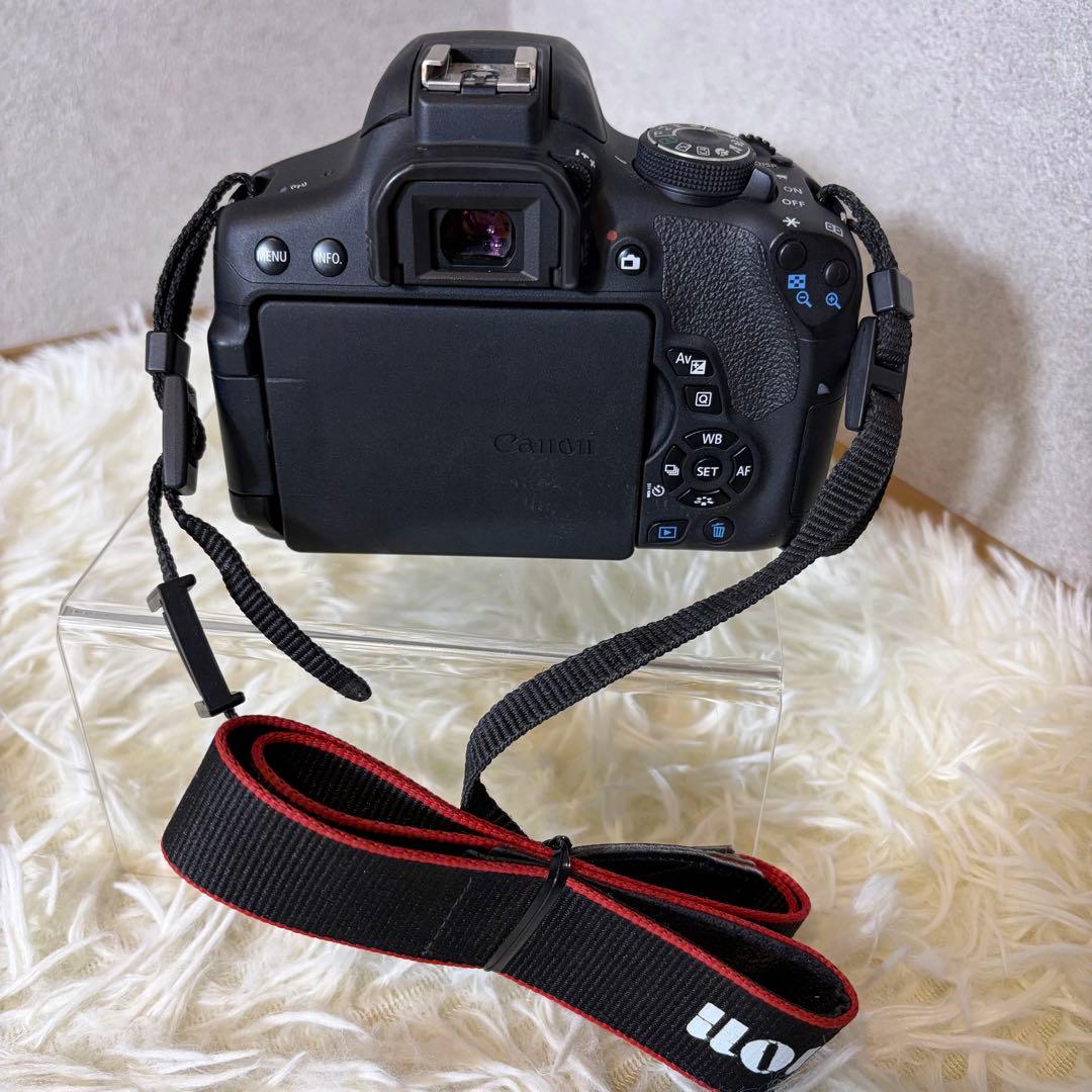 【極美品】Canon EOS Kiss X8i デジタル一眼レフ 付属品多数