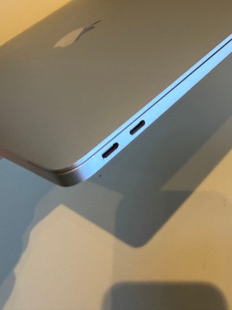 Apple MacBook Air (M1, 2020) シルバー本体 JIS