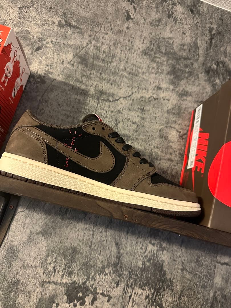 希少　スニーカー　レア