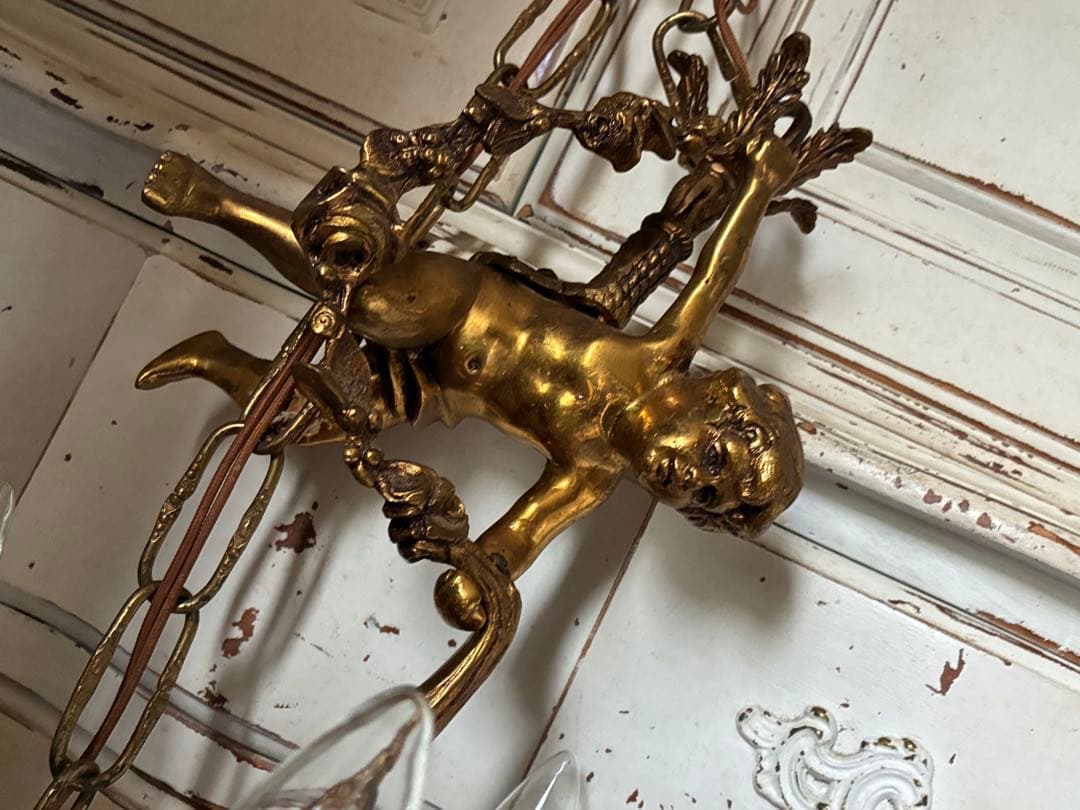 サム＆リサです　シャンデリア　吊り下げ　天井　エンジェル　真鍮　ランプ