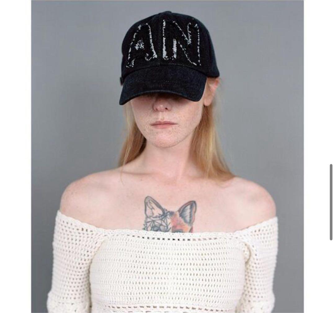 AWESOMENEEDS キャップ