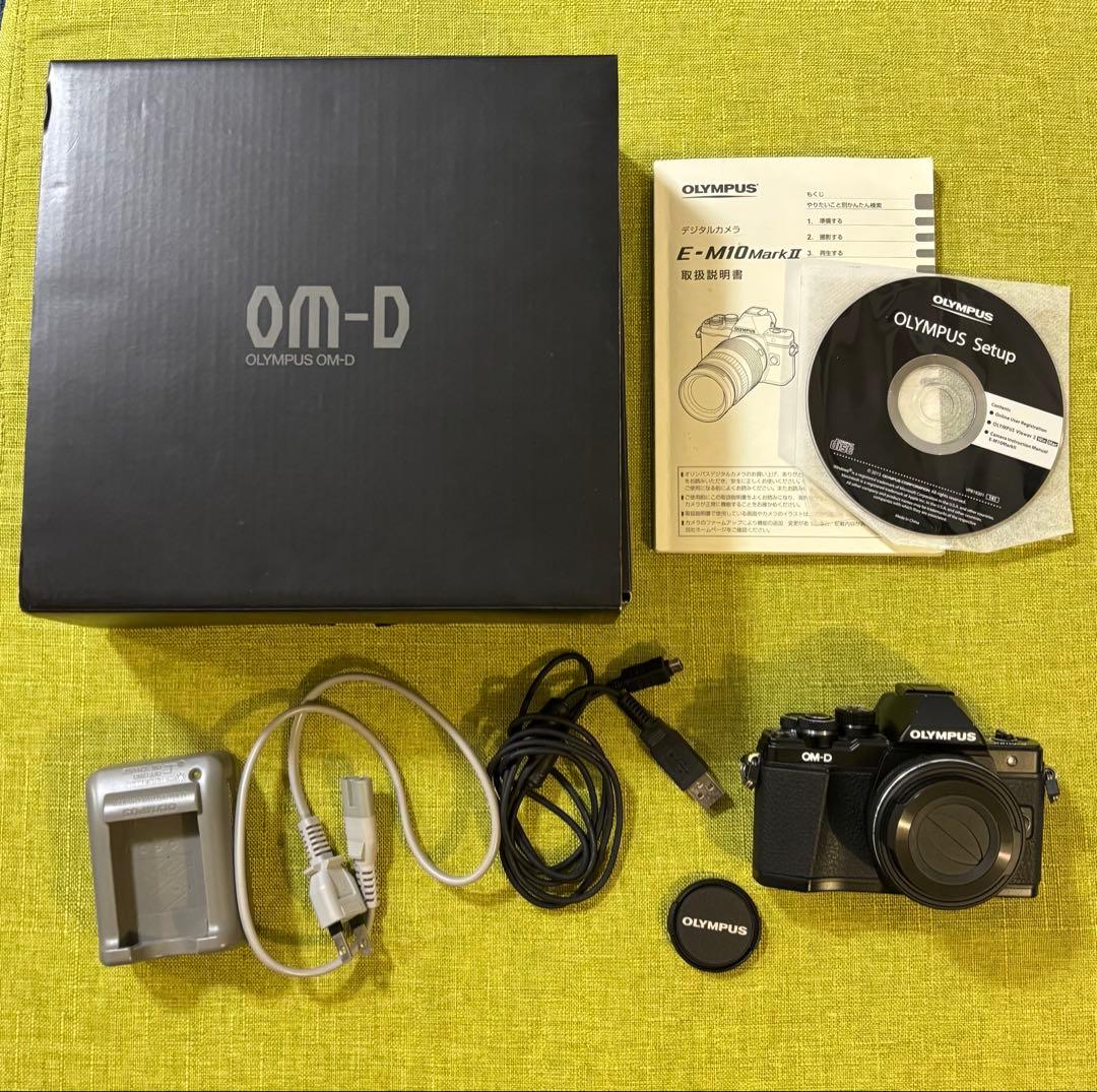オリンパス　OM-D E-M10 Mark II パンケーキレンズ　一眼カメラ