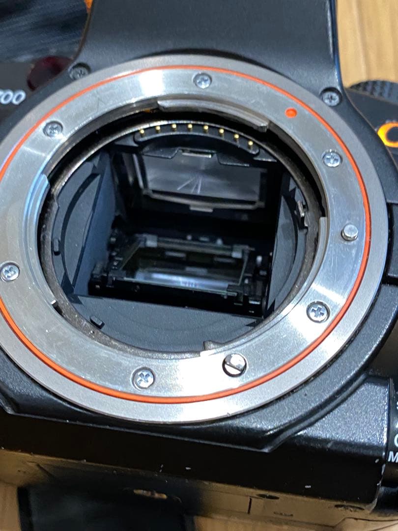 SONY α700 デジタル一眼　動作品　50ミリ単焦点マクロ、望遠レンズ付き