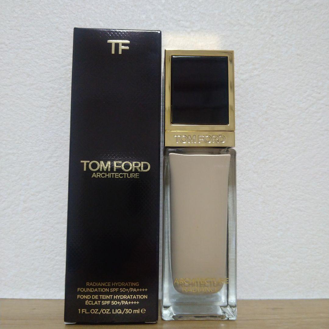 トムフォードアーキテクチャーハイドレーティングファンデーション 5.5Wボーン