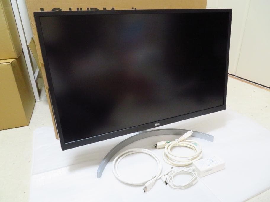 [美品] LG 27UL550-W 27インチ 4K 液晶モニター