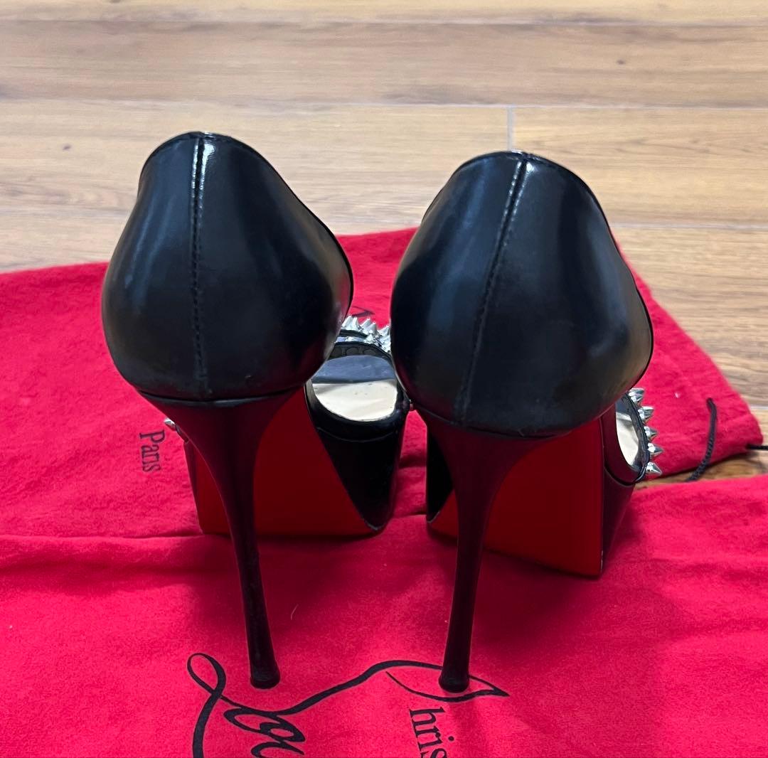 Christian Louboutin ブラックスタッズハイヒール 36 1/2