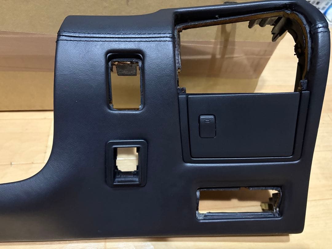 レクサス　LS600 LS460純正 コラム下 ハンドル下 カバー　革