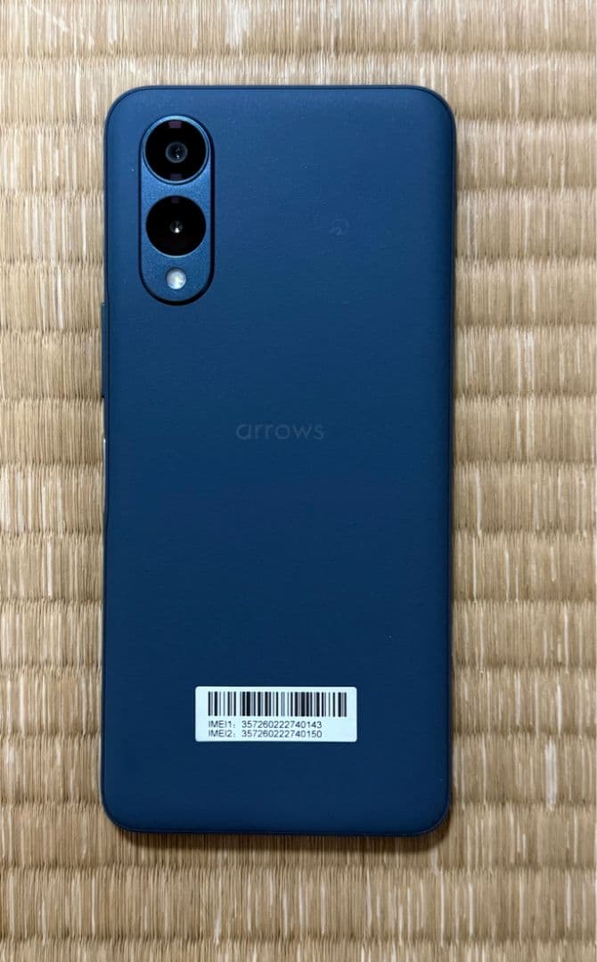 arrows スマートフォン本体 ネイビー