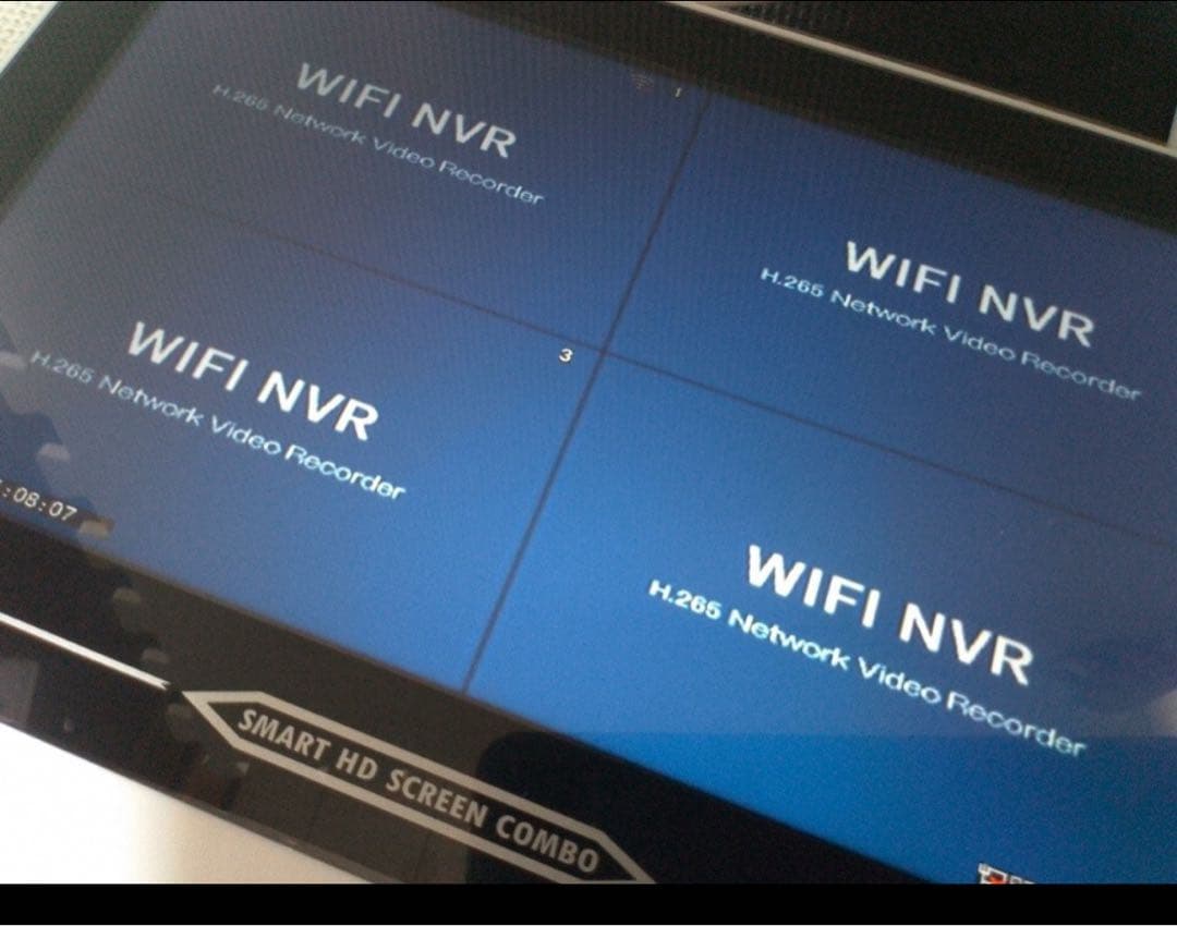 新品防犯カメラ　4CH Wireless NVR Kit