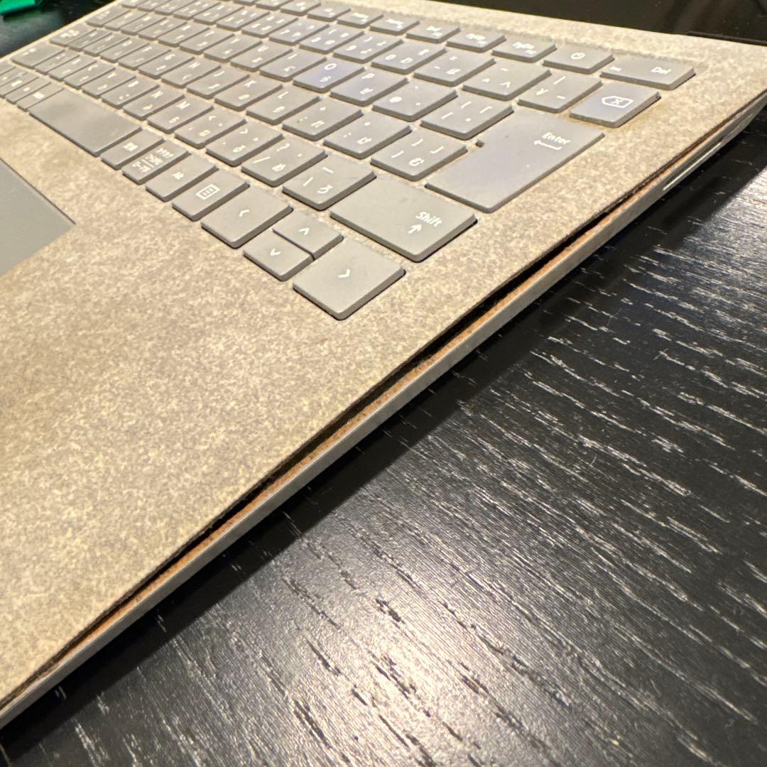 Microsoft Surface Laptop（第1世代）