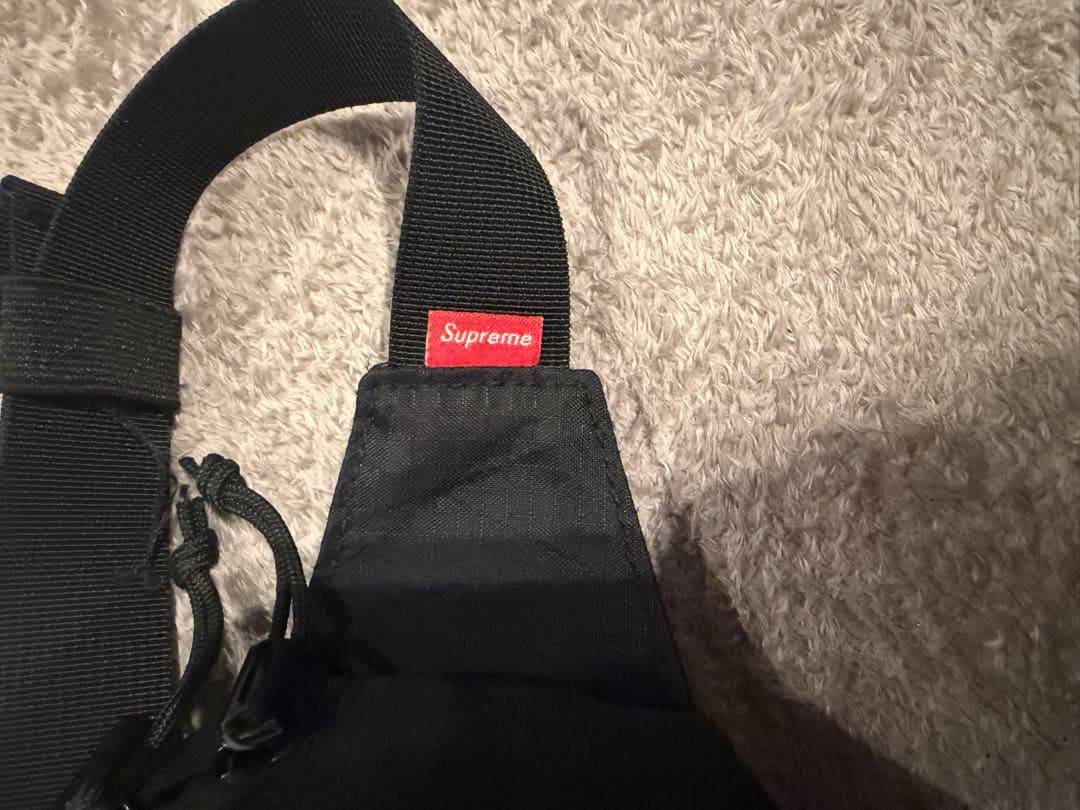 今日迄最終値下げ★即購入可！supreme ボディバック　黒ウエストポーチ！！