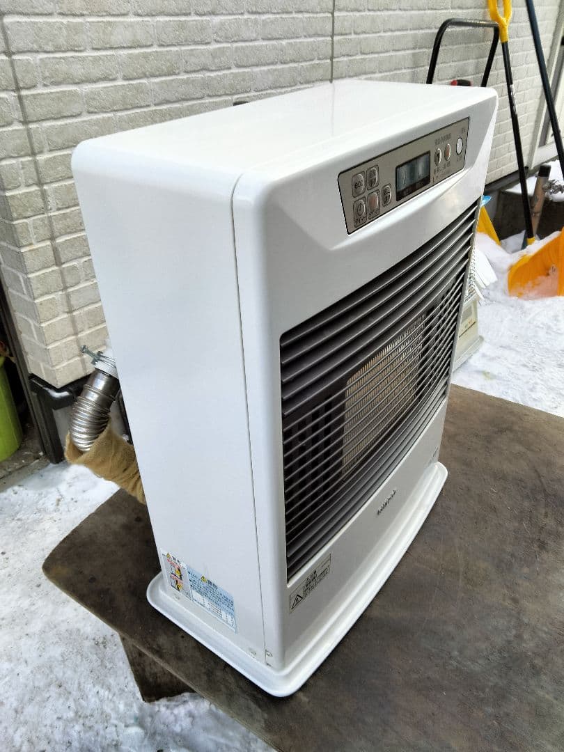 札幌発サンポットFF石油ストーブ！品番「FFR‐5510BL」2018年式中古品