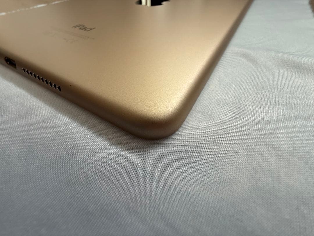 Apple iPad mini4 ゴールド　セルラー　32GB 美品