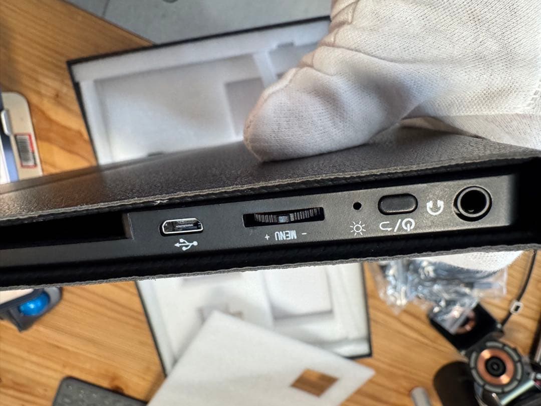 【中古美品】16インチモバイルモニター2.5K解像度（2520x1680）