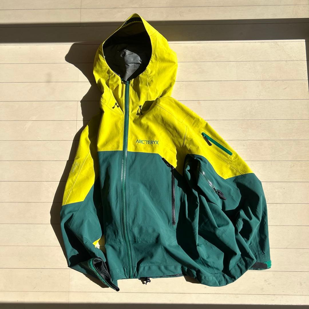 Arc’teryx LUSH jacket スノボーウェア