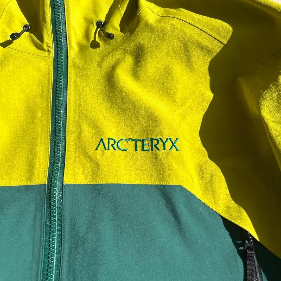 Arc’teryx LUSH jacket スノボーウェア