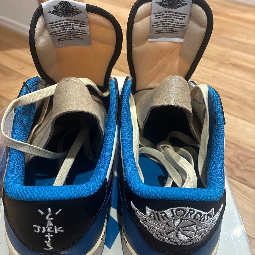 トラヴィススコット　ナイキ　フラグメント