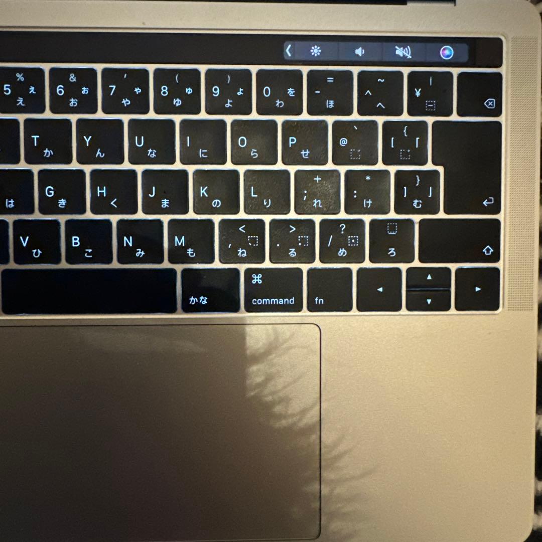マックブック　MacBook Pro 2018　タッチバー